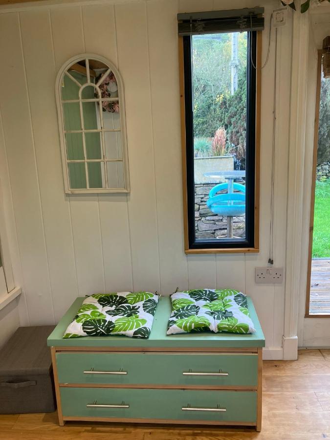 1 Bed Converted Railway Wagon Near Crickhowell Exterior photo